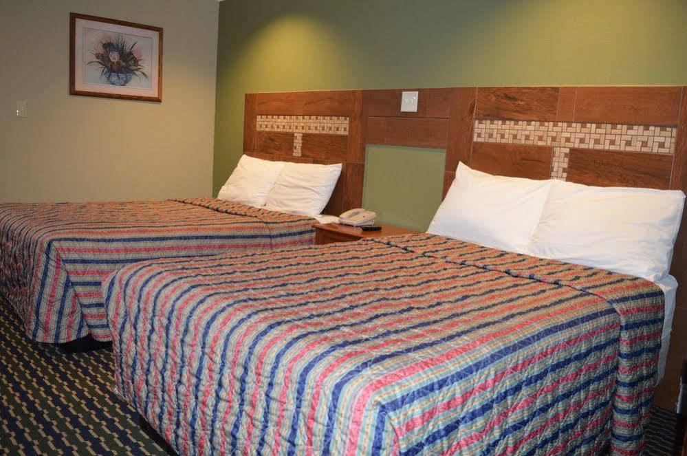 Budgetel Inn And Suites 罗利 外观 照片