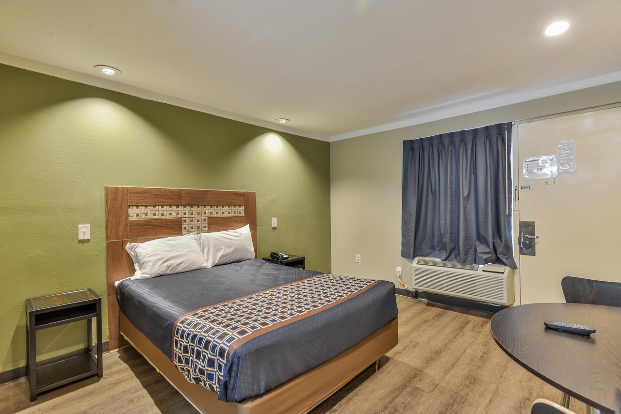 Budgetel Inn And Suites 罗利 外观 照片