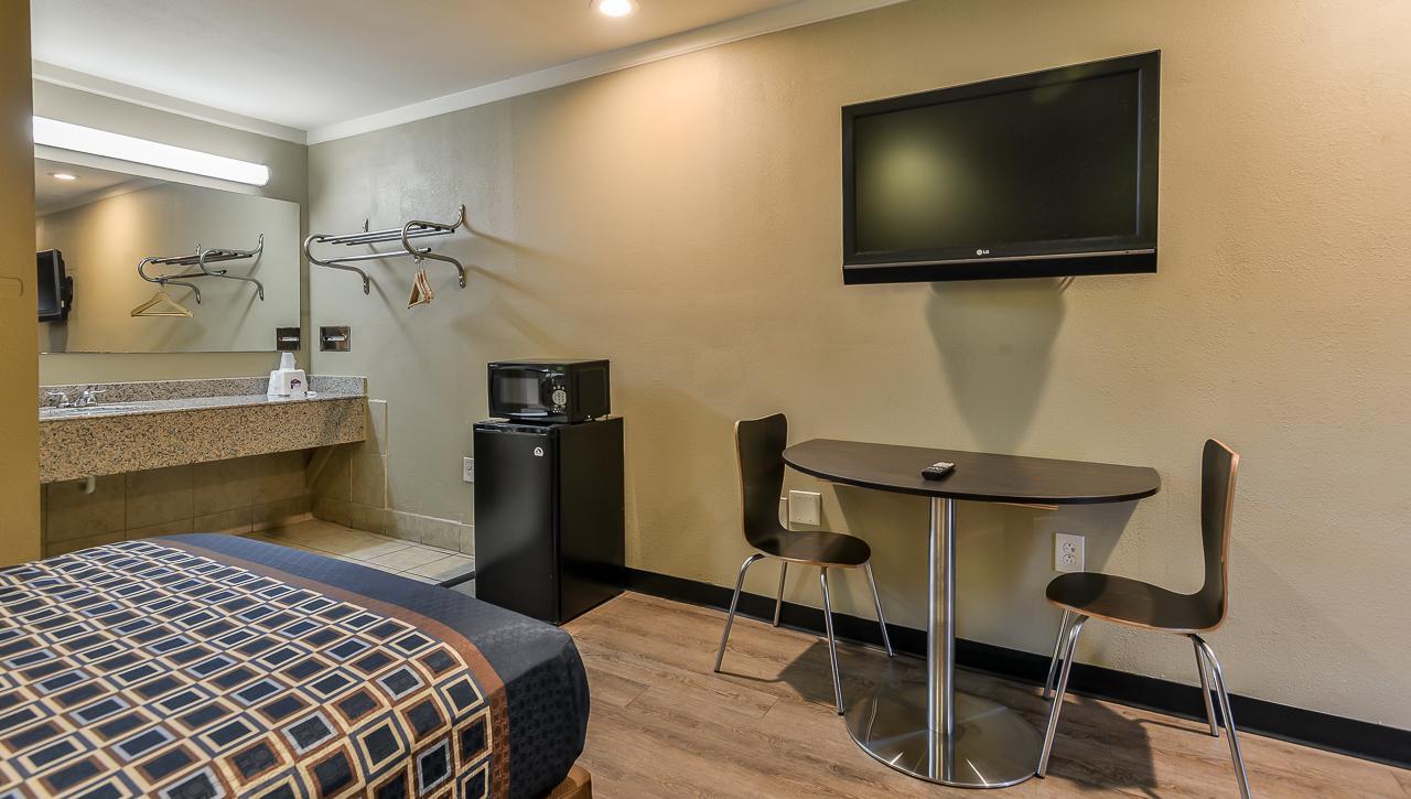 Budgetel Inn And Suites 罗利 外观 照片