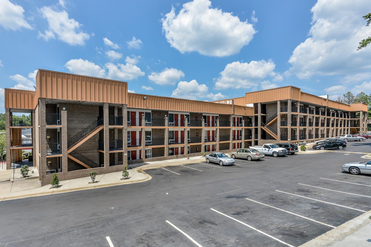 Budgetel Inn And Suites 罗利 外观 照片