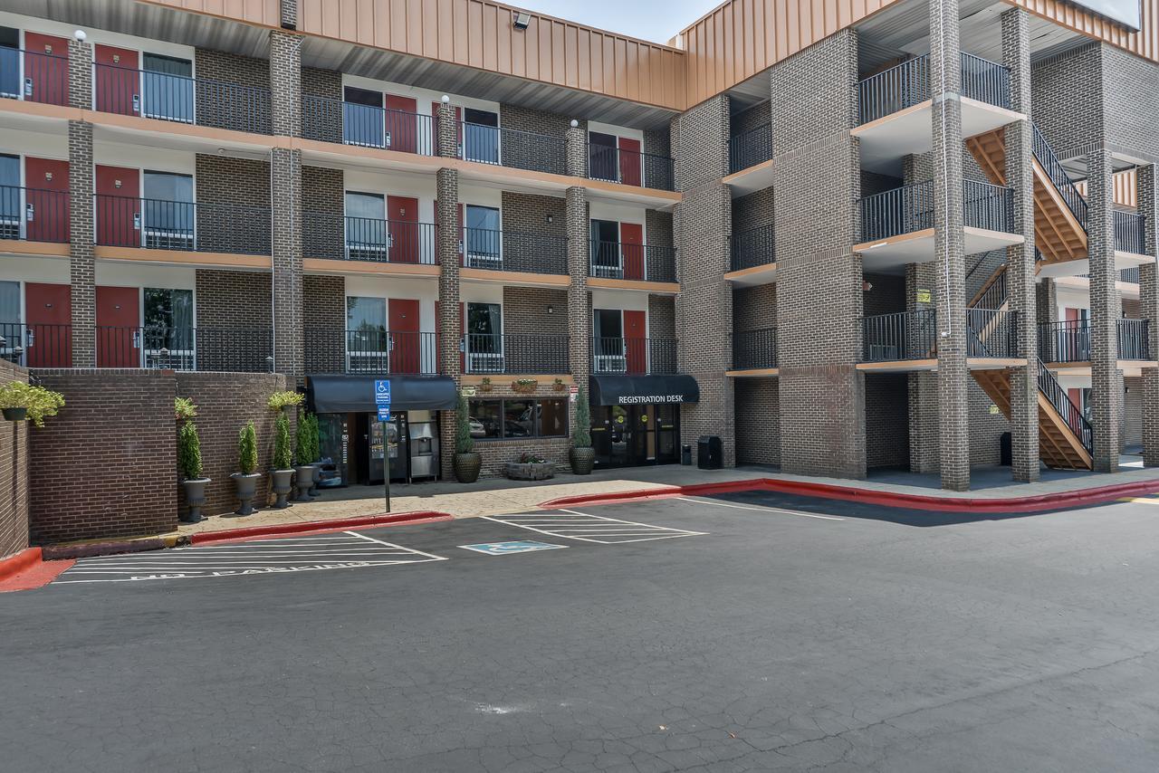 Budgetel Inn And Suites 罗利 外观 照片