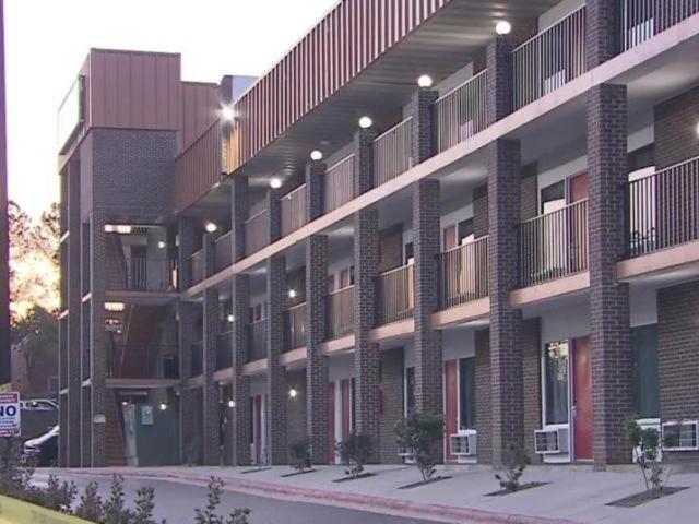 Budgetel Inn And Suites 罗利 外观 照片